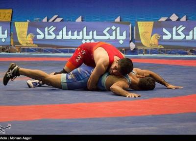 تیم ملی کشتی آزاد بامداد پنجشنبه عازم مسکو می گردد