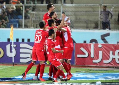 تا دقیقه 57: پرسپولیس یک - پارس صفر، سپاهان دو گل به حریفش زد