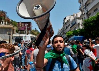 الجزایری ها کناره گیری شخصیت های نظام سابق را خواستارند