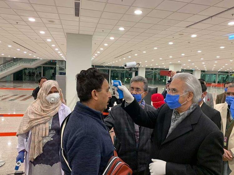 پاکستان نخستین موارد عفونت کورونا را گزارش می کند پاکستان نخستین موارد عفونت کورونا را گزارش می کند