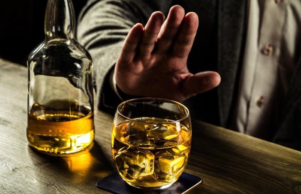 مصرف خوراکی الکل تاثیری در نابودی کرونا ندارد