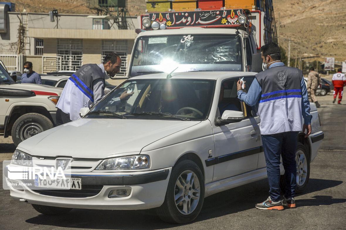 خبرنگاران تردد خودرو به بازار قدیمی کوچه خانلق شیروان ممنوع شد