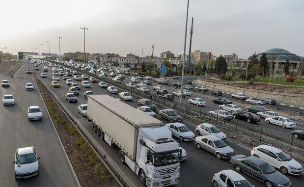 لغو ممنوعیت تردد بین استانی ترافیک آزادراه قزوین-کرج را سنگین کرد