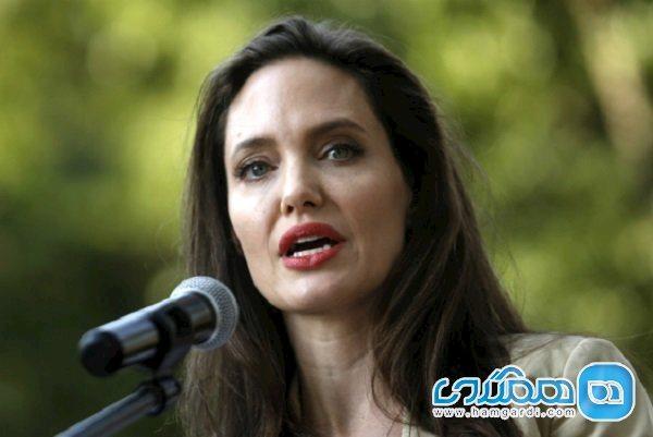 آنجلینا جولی هم به جمع معترضان پیوست عکس آنجلینا جولی هم به جمع معترضان پیوست