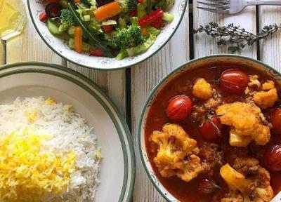 طرز تهیه خورش گل کلم با مرغ، گوشت و نعنا جعفری