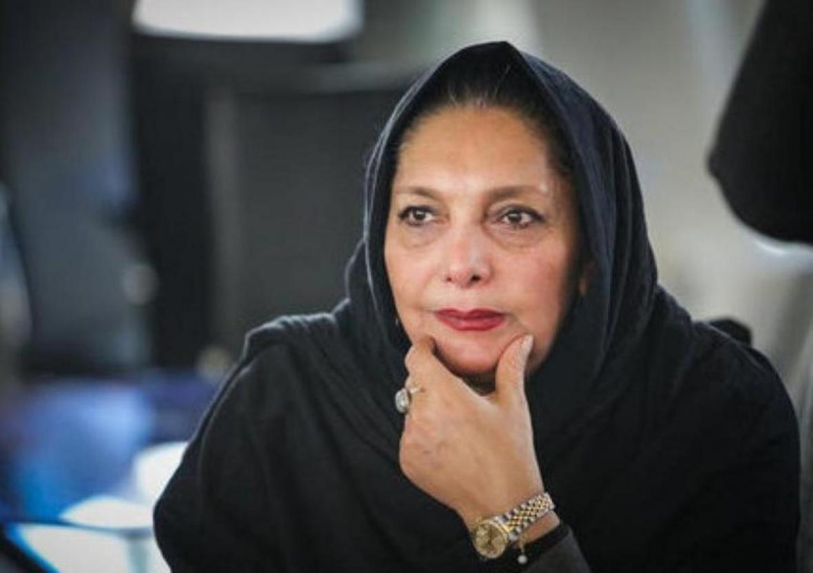 منیژه حکمت منفی کرونا را می سازد منیژه حکمت منفی کرونا را می سازد