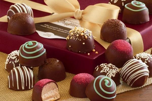 آیا نباید شیرینی و شکلات خورد؟ آیا نباید شیرینی و شکلات خورد؟