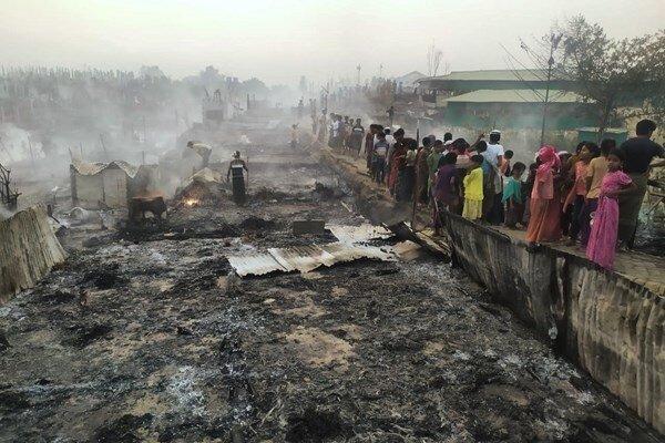 حریق گسترده در اردوگاه مسلمانان روهینگیا با 560 زخمی و 400 مفقود