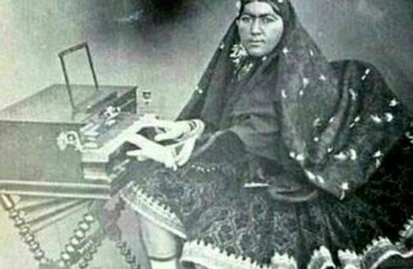 دختر ناصرالدین شاه و تاجی؛ تصویر اولین زن پیانیست ایران را ببینید