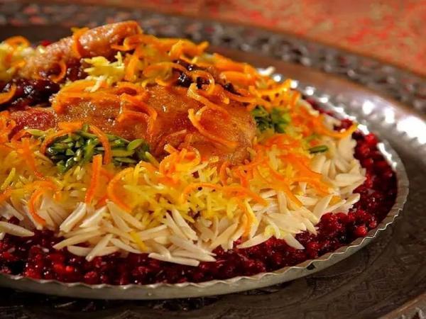 طرز تهیه شیرین پلو با مرغ مجلسی به روش رستوران